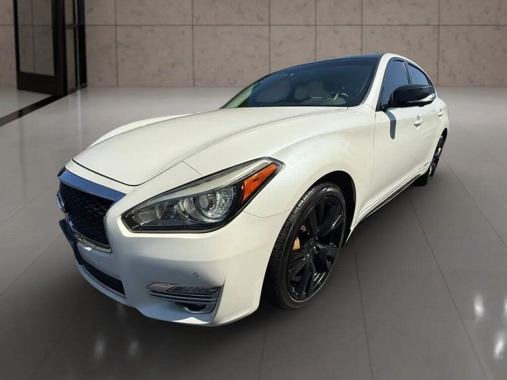 2017 Infiniti Q70 L