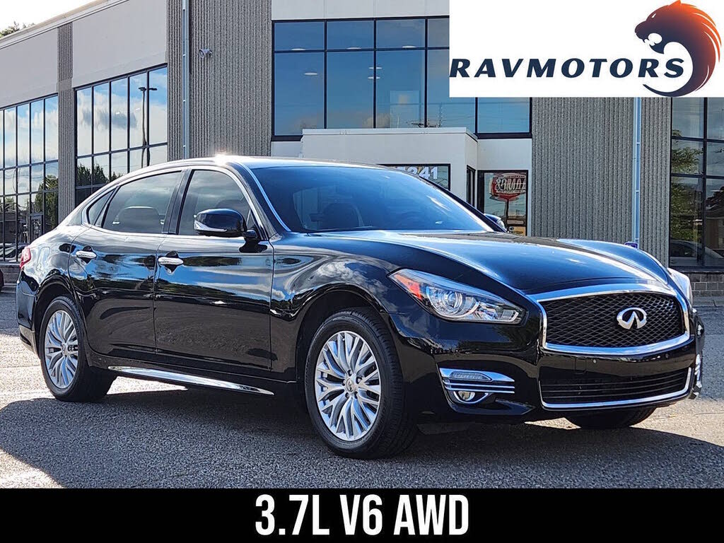 2015 Infiniti Q70 L