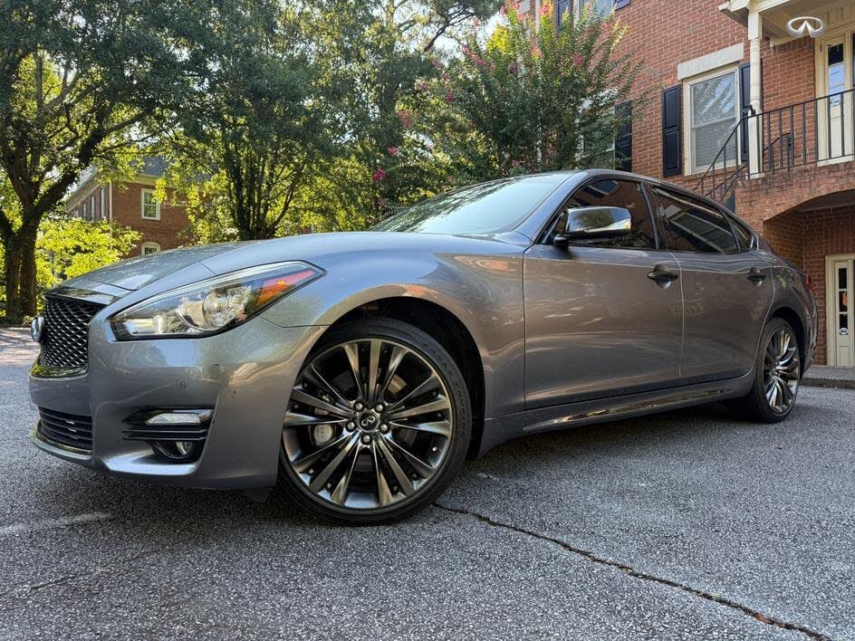 2017 Infiniti Q70 L