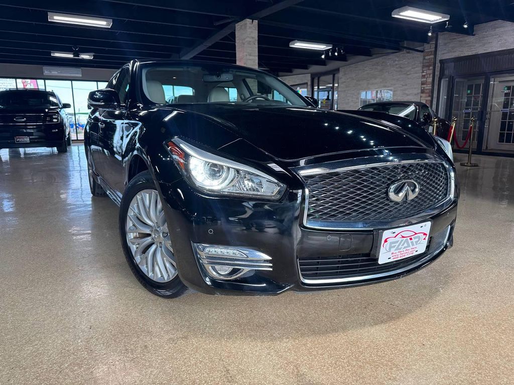 2015 Infiniti Q70 L