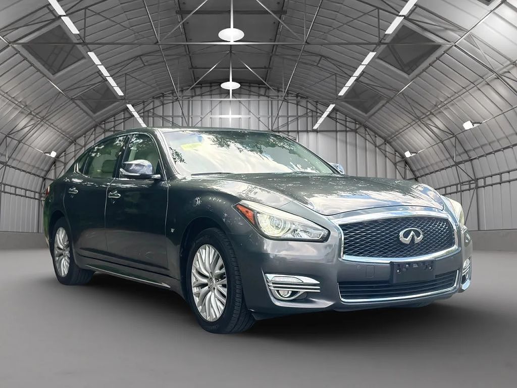 2015 Infiniti Q70 L