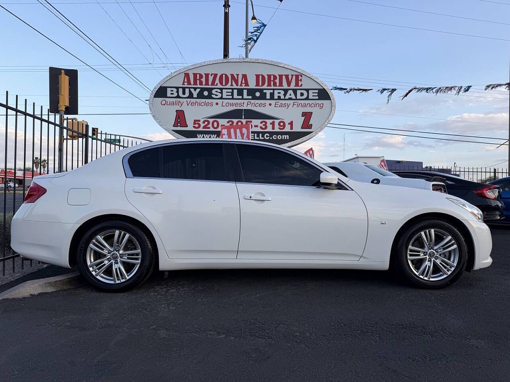 2015 Infiniti Q40