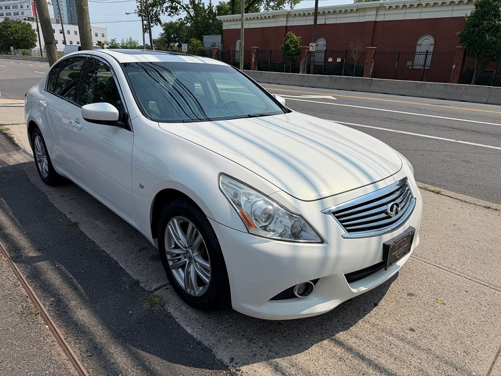2015 Infiniti Q40