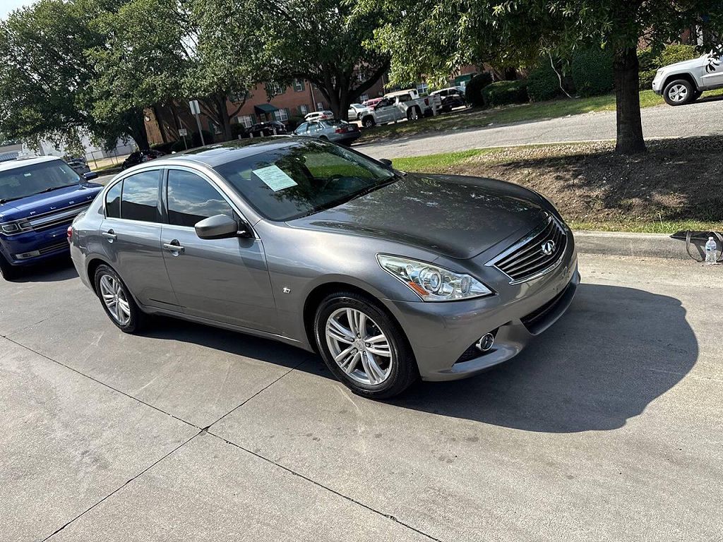 2015 Infiniti Q40