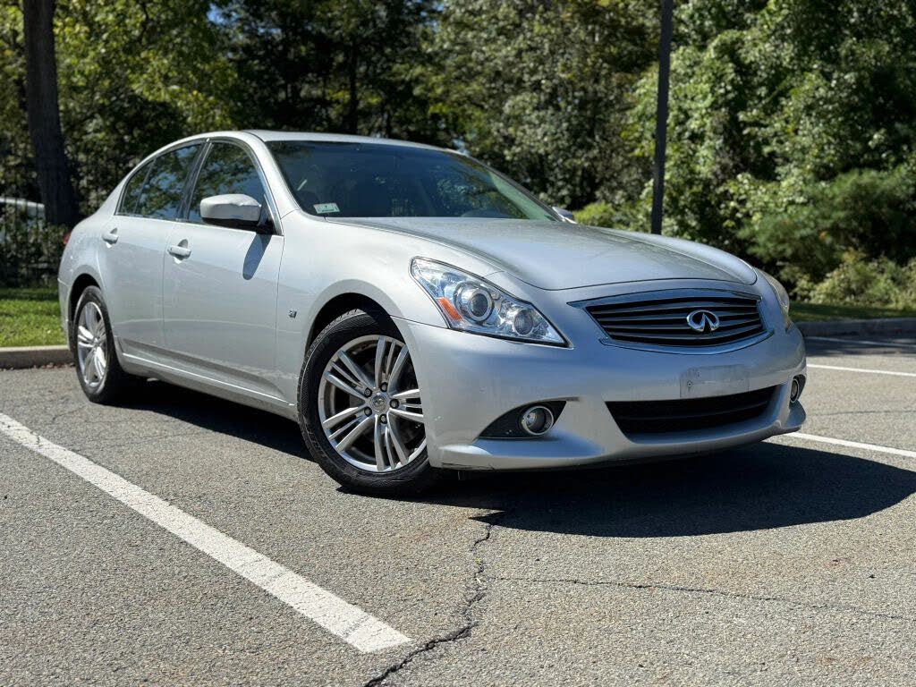 2015 Infiniti Q40
