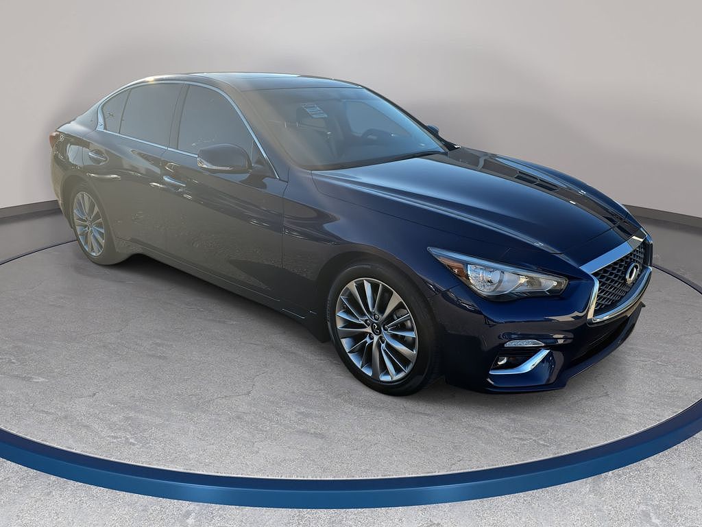 2023 Infiniti Q50 LUXE