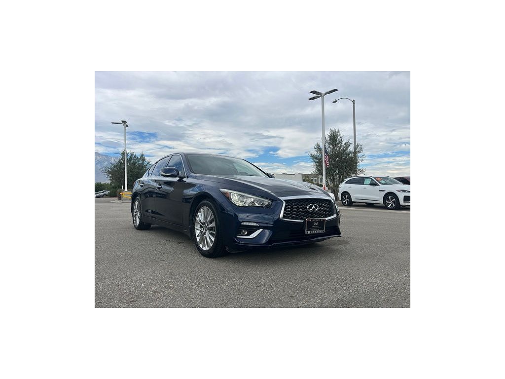 2023 Infiniti Q50 LUXE