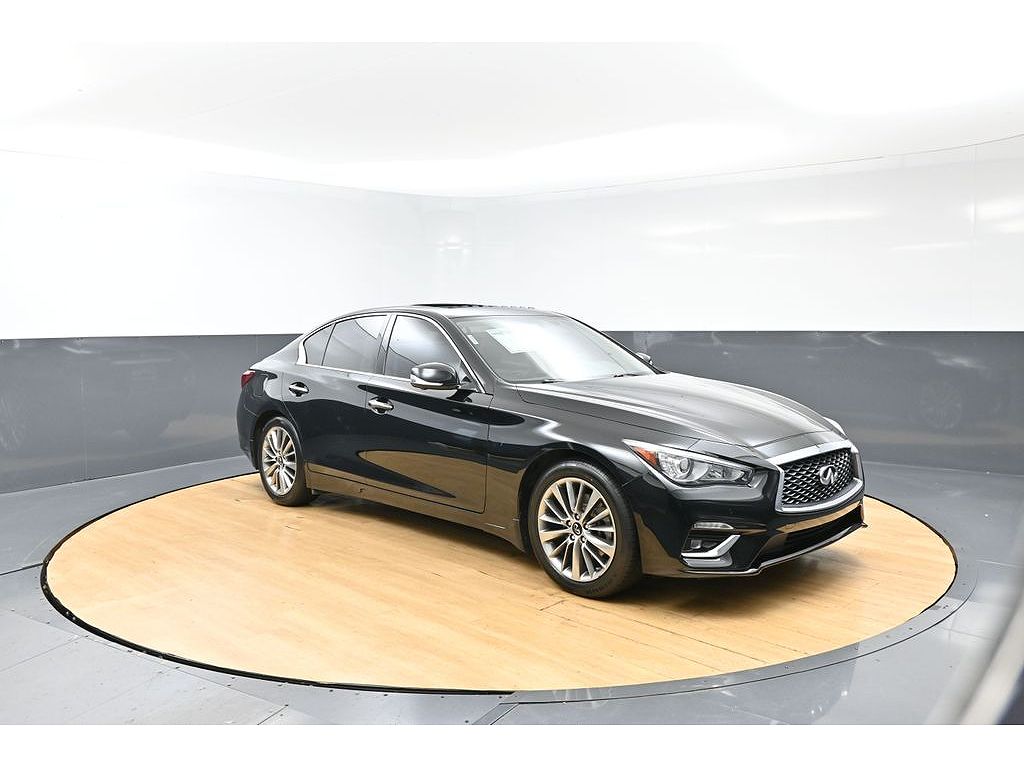 2022 Infiniti Q50 LUXE