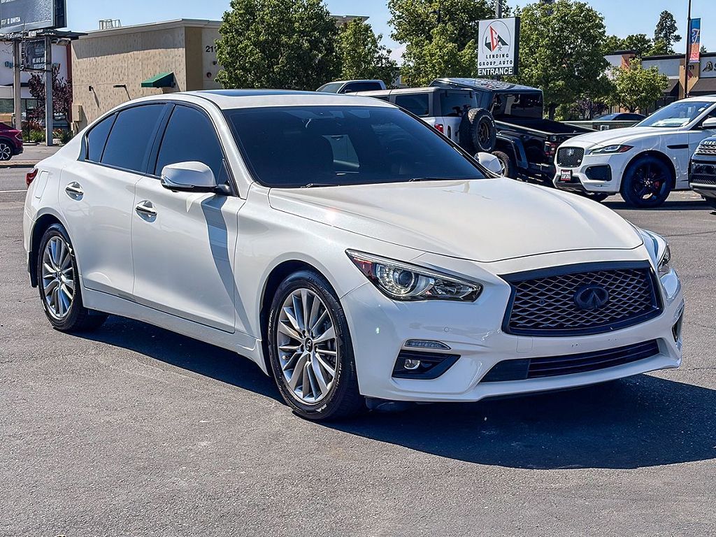 2023 Infiniti Q50 LUXE