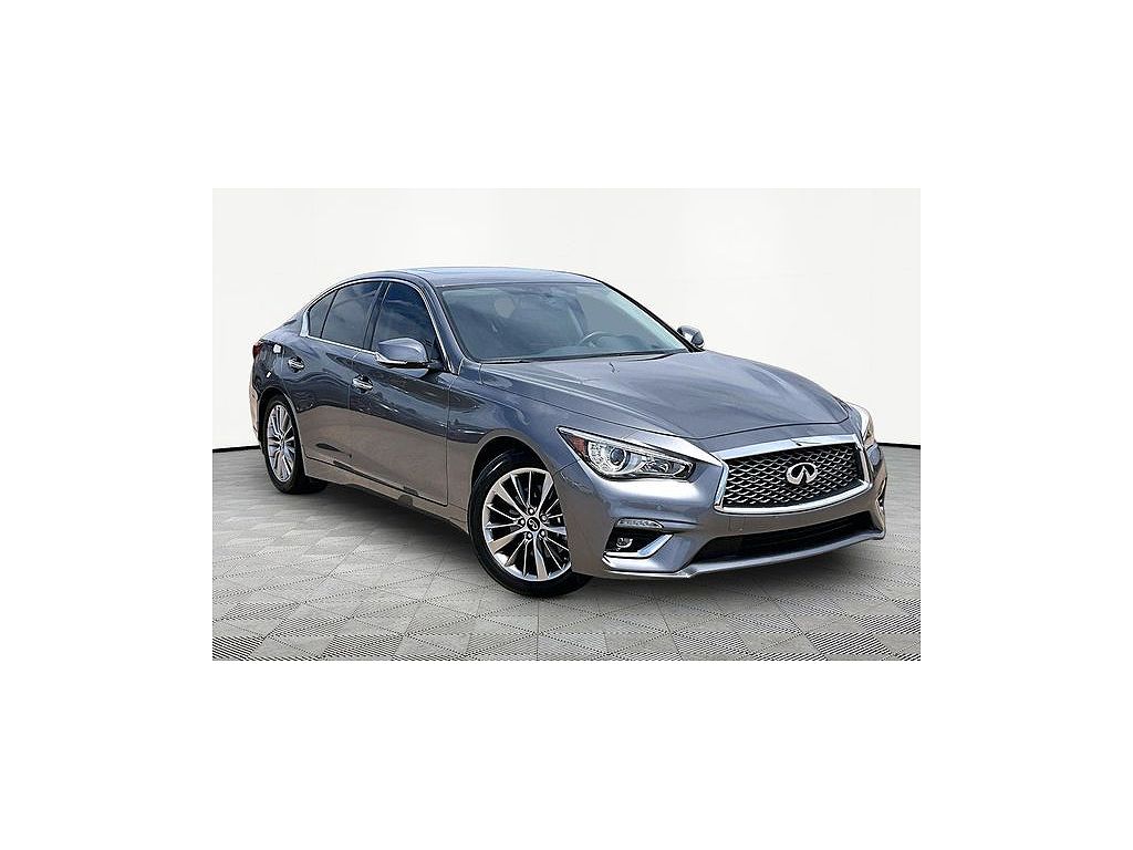 2023 Infiniti Q50 LUXE