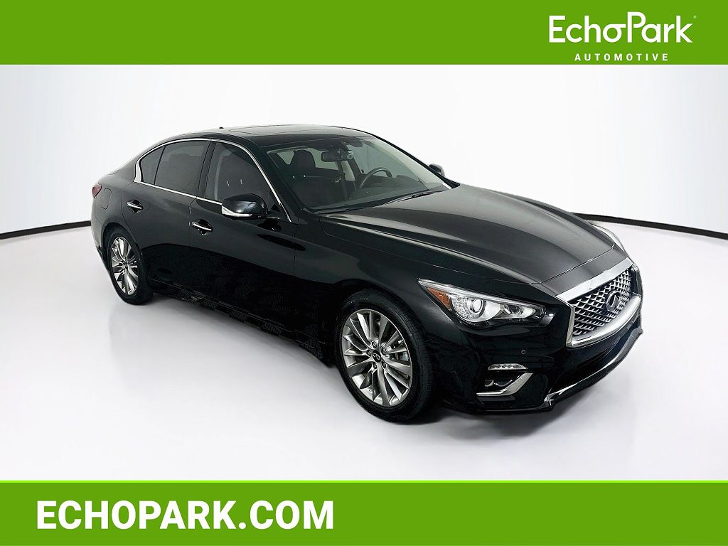 2023 Infiniti Q50 LUXE