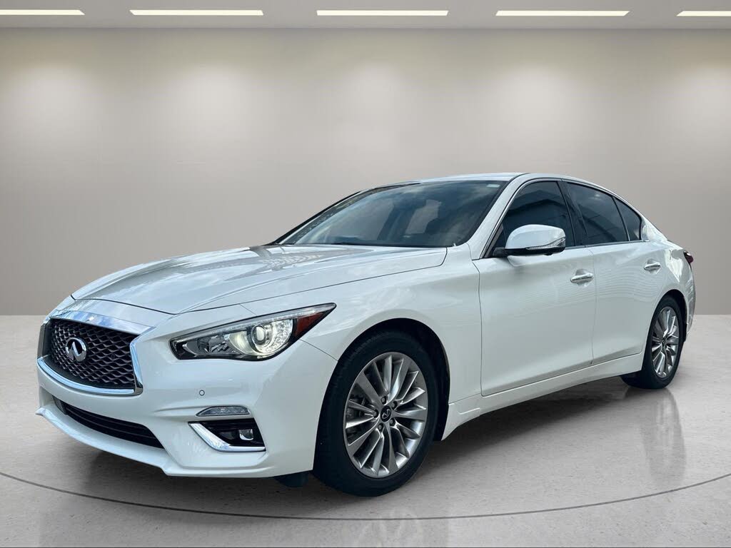 2021 Infiniti Q50 LUXE
