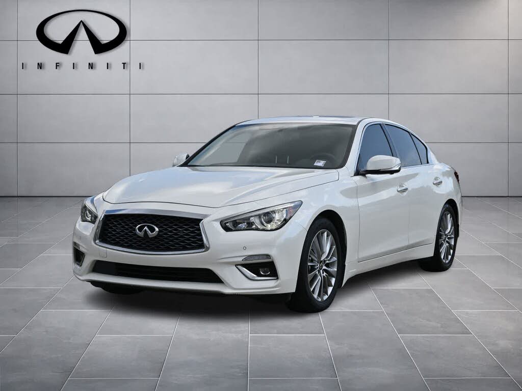 2023 Infiniti Q50 LUXE