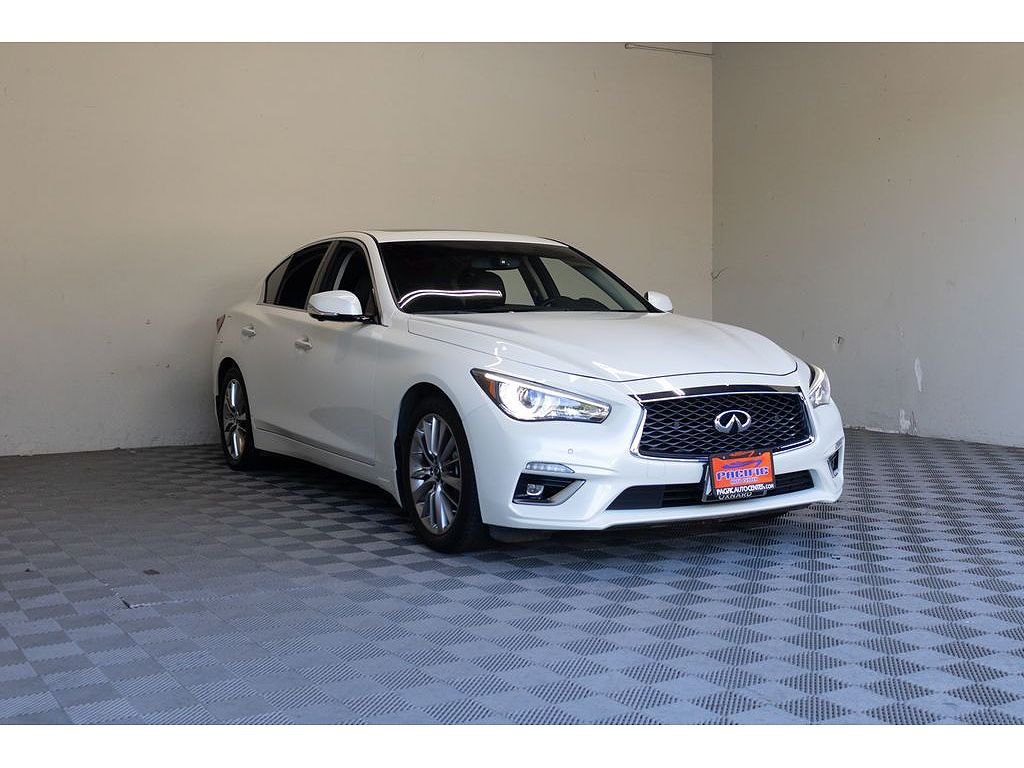 2023 Infiniti Q50 LUXE
