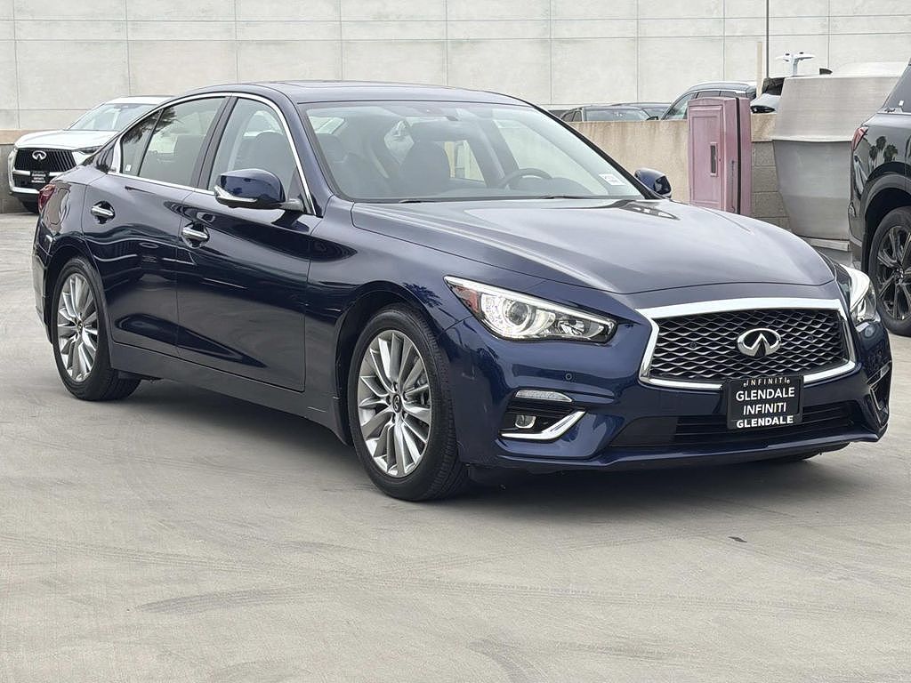 2023 Infiniti Q50 LUXE