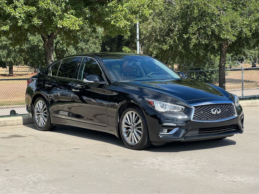2023 Infiniti Q50 LUXE
