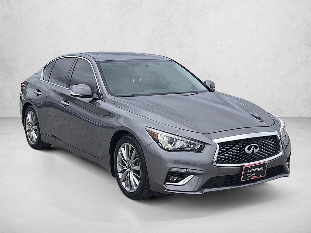2023 Infiniti Q50 LUXE