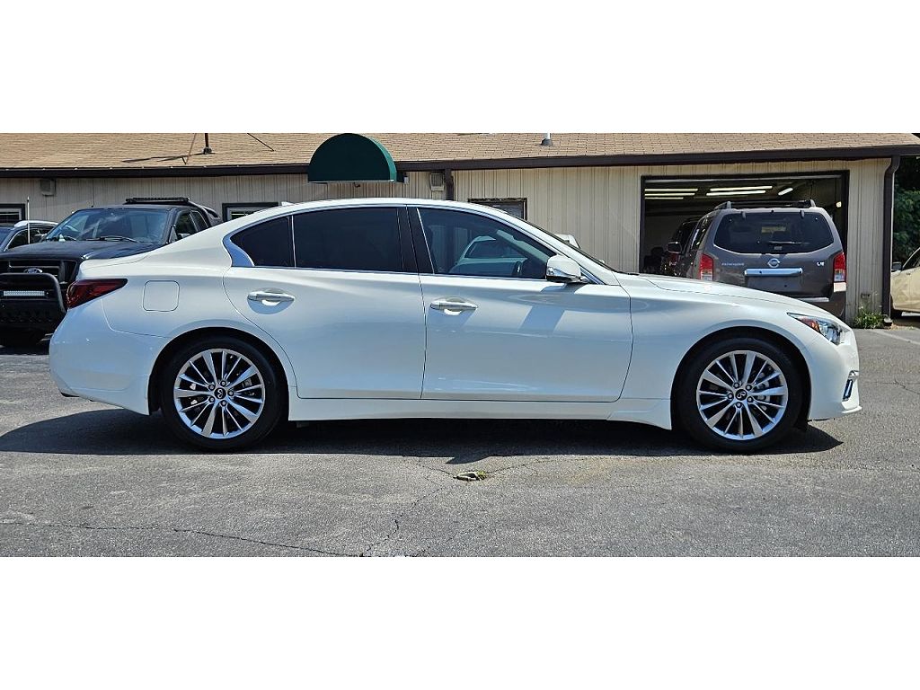 2022 Infiniti Q50 LUXE