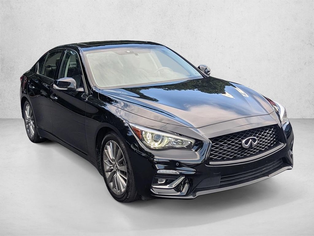 2023 Infiniti Q50 LUXE
