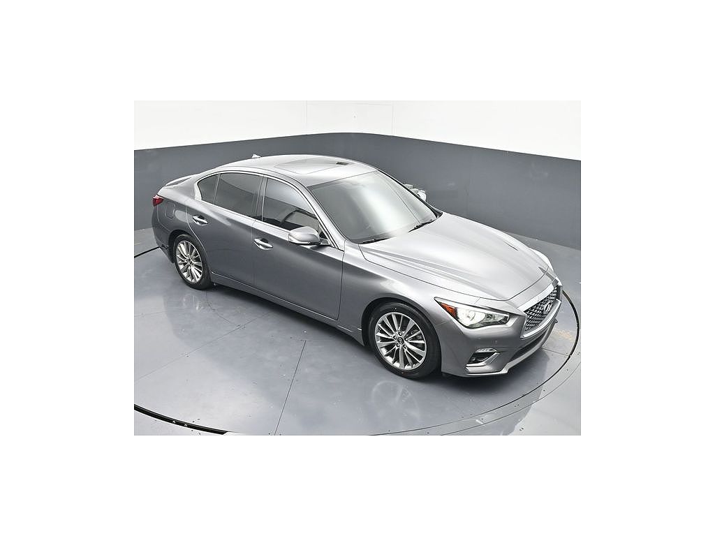 2023 Infiniti Q50 LUXE