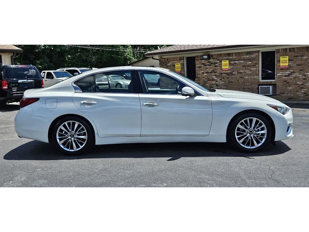 2021 Infiniti Q50 LUXE