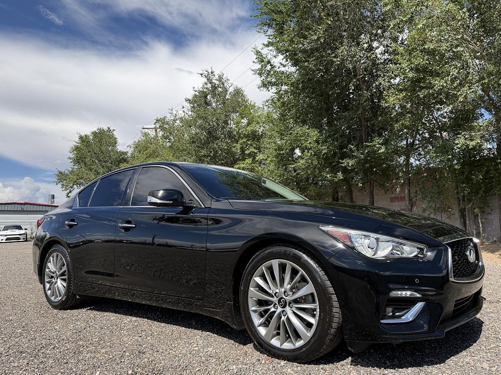 2023 Infiniti Q50 LUXE
