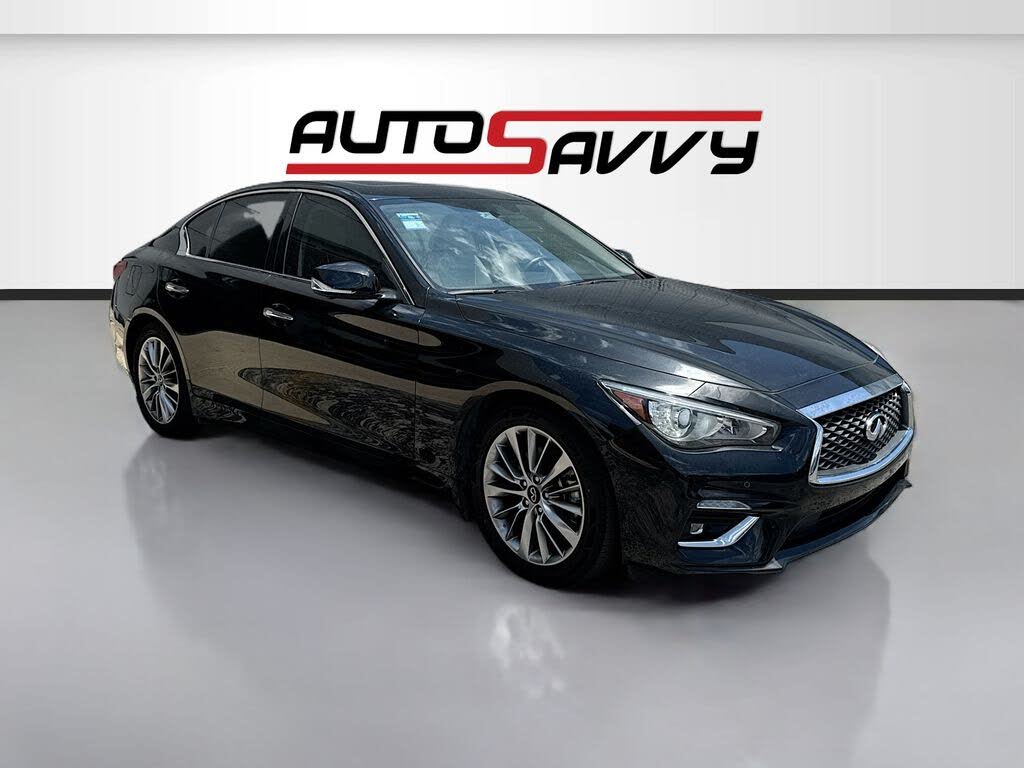 2023 Infiniti Q50 LUXE
