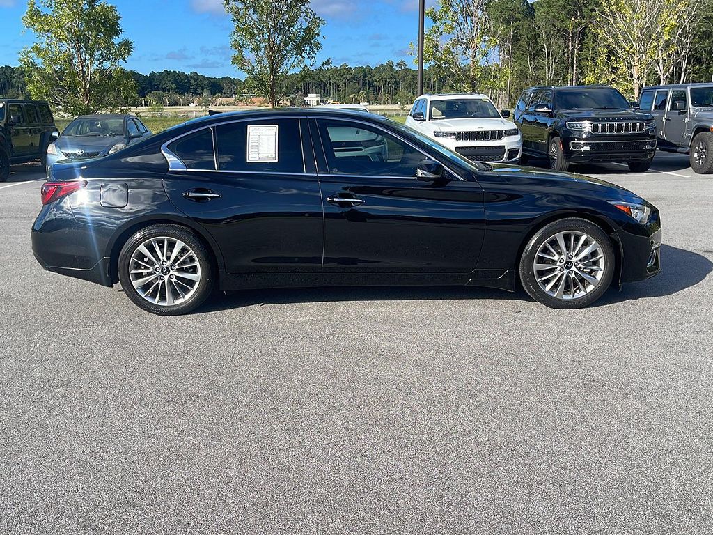 2023 Infiniti Q50 LUXE