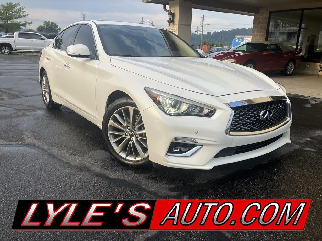 2022 Infiniti Q50 LUXE