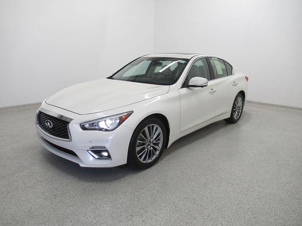 2023 Infiniti Q50 LUXE