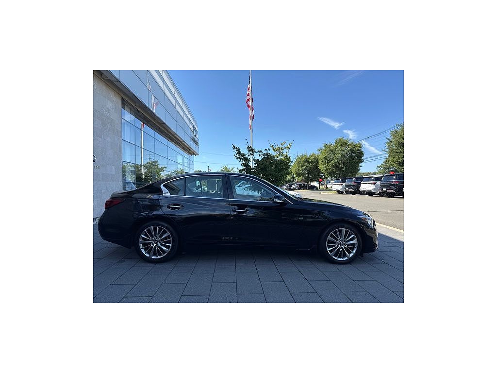 2022 Infiniti Q50 LUXE