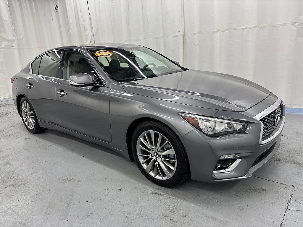 2023 Infiniti Q50 LUXE