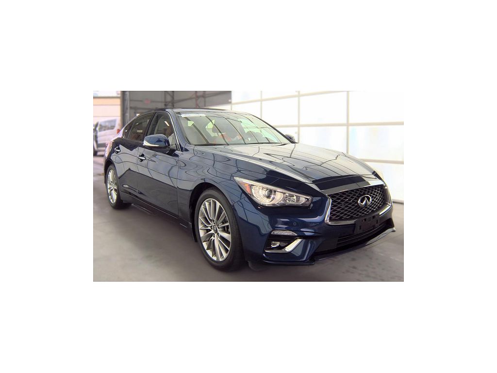 2023 Infiniti Q50 LUXE
