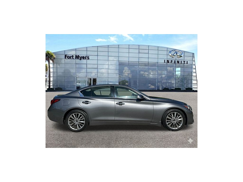 2023 Infiniti Q50 LUXE