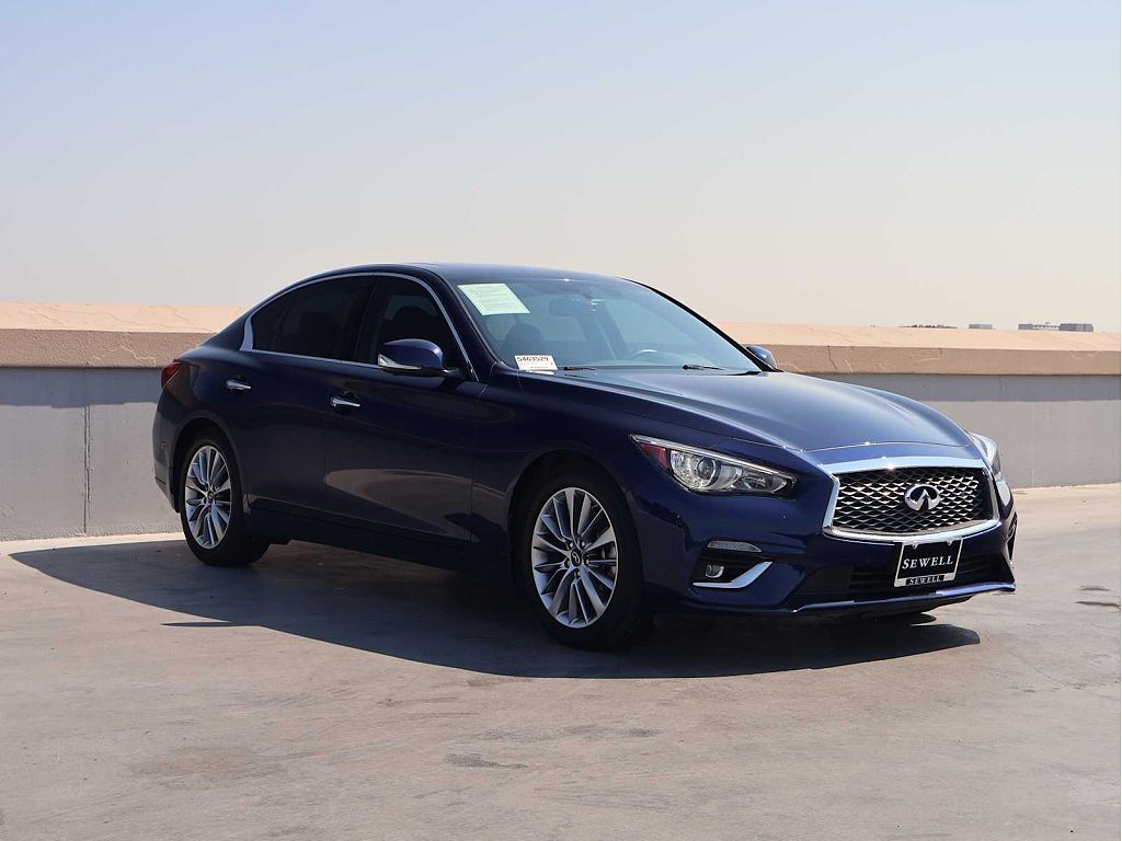 2023 Infiniti Q50 LUXE
