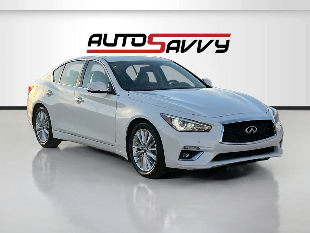 2023 Infiniti Q50 LUXE