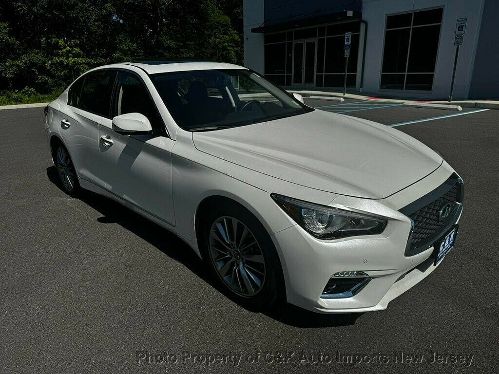 2023 Infiniti Q50 LUXE