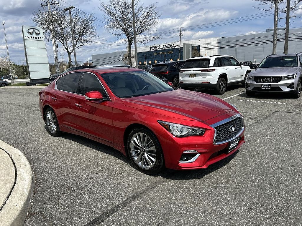 2023 Infiniti Q50 LUXE