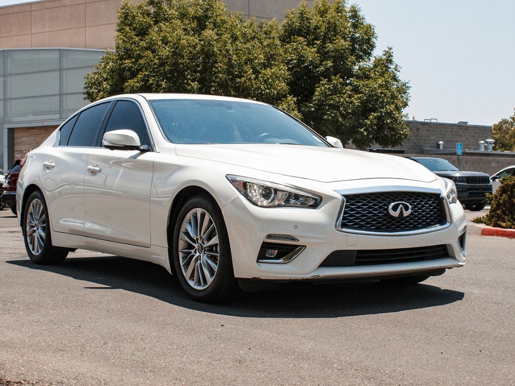 2023 Infiniti Q50 LUXE