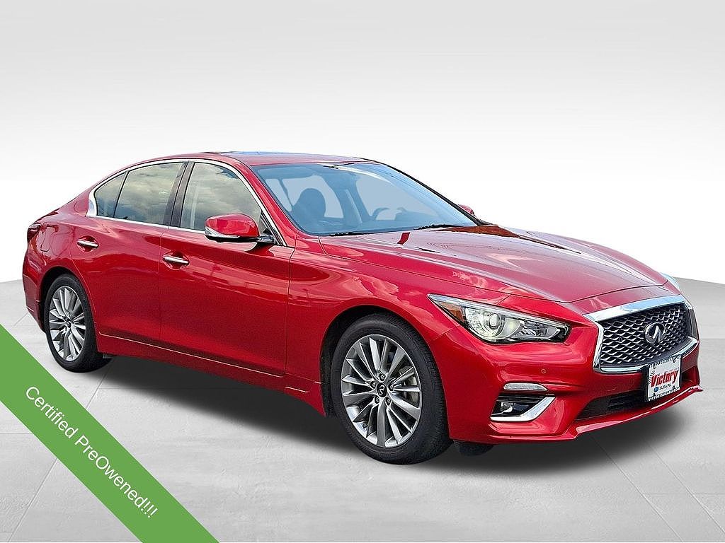 2023 Infiniti Q50 LUXE