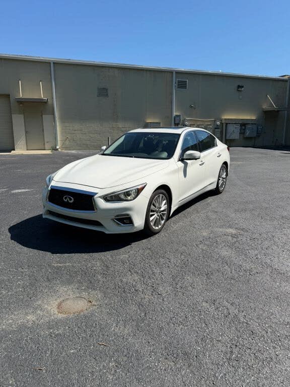 2021 Infiniti Q50 LUXE