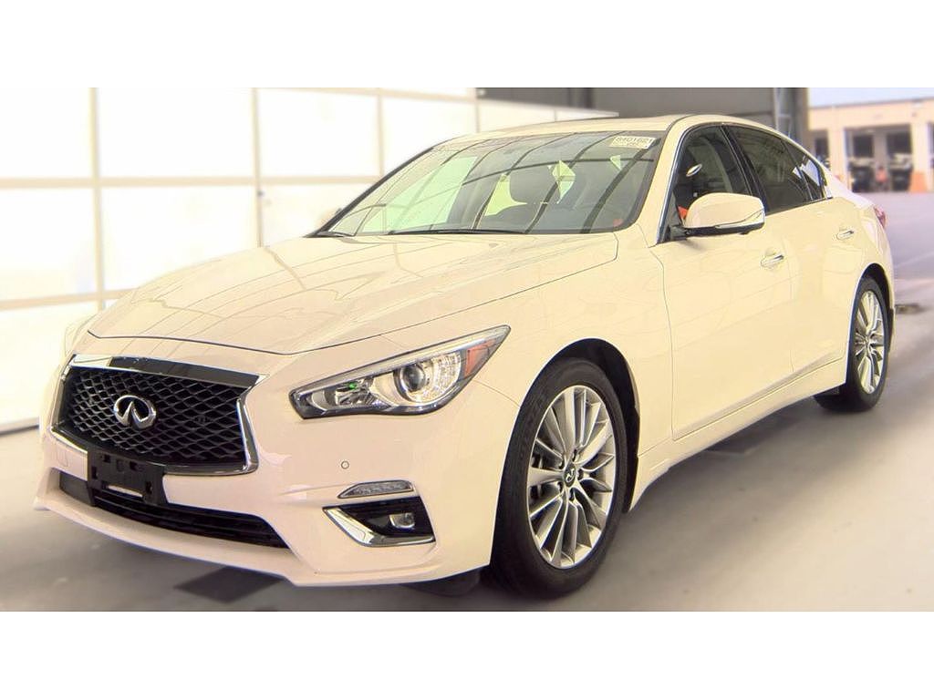 2022 Infiniti Q50 LUXE