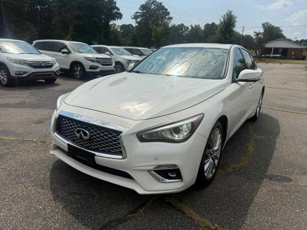 2021 Infiniti Q50 LUXE