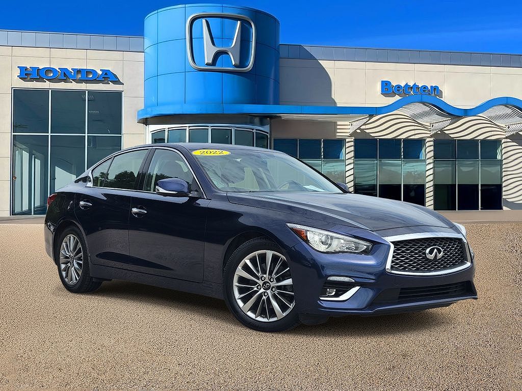 2022 Infiniti Q50 LUXE