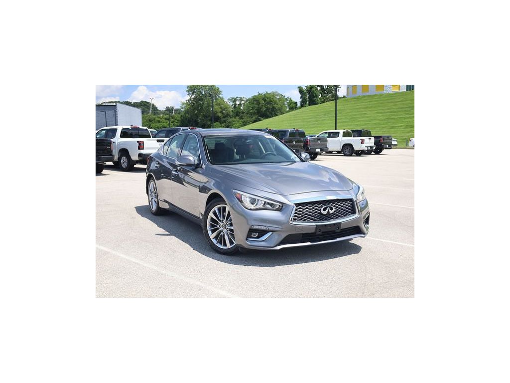 2023 Infiniti Q50 LUXE
