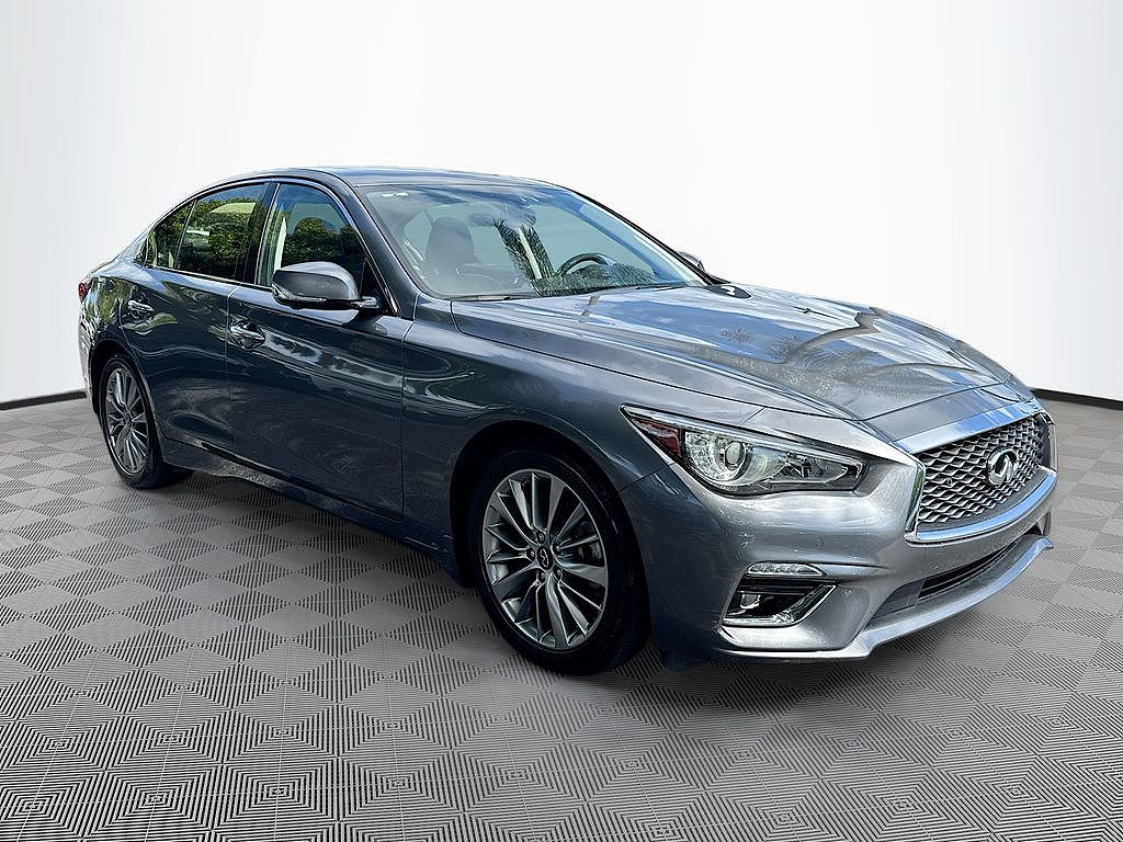 2023 INFINITI Q50 LUXE