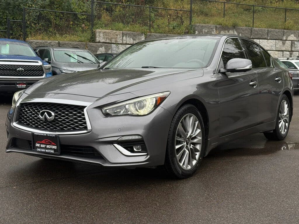 2023 Infiniti Q50 LUXE