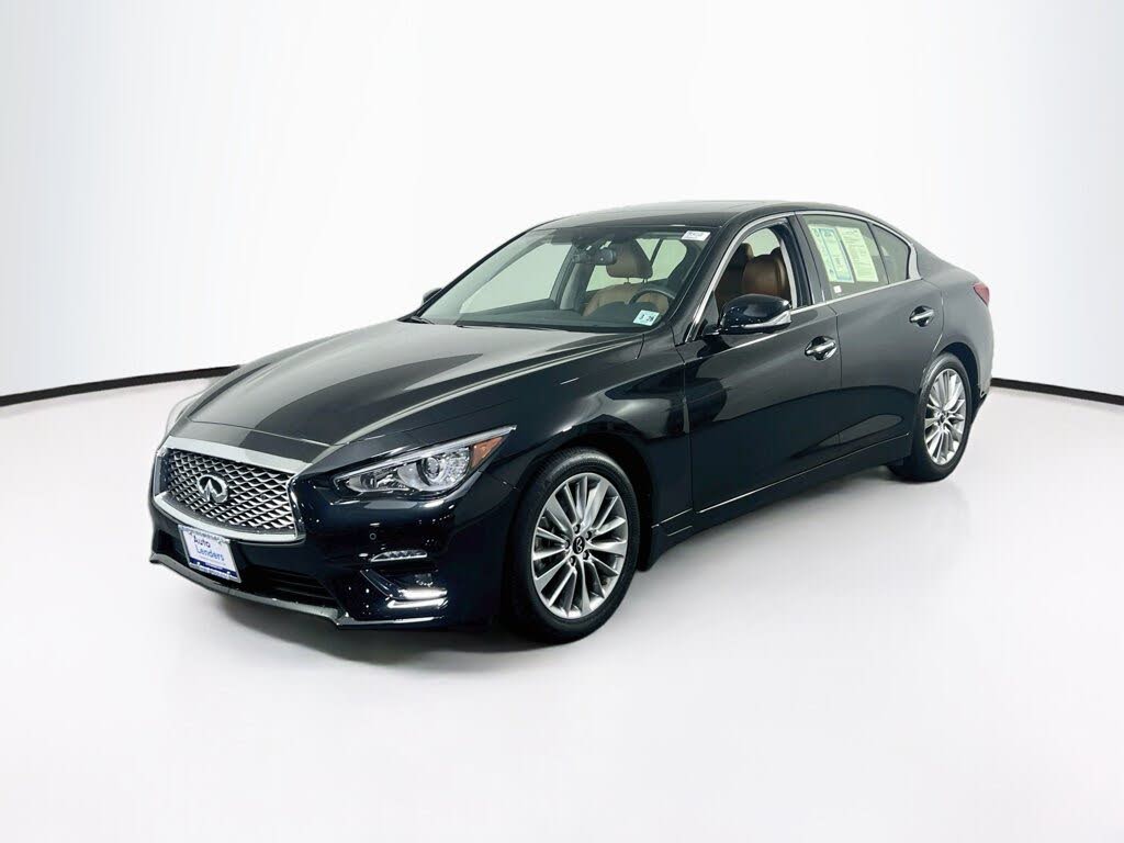 2023 Infiniti Q50 LUXE
