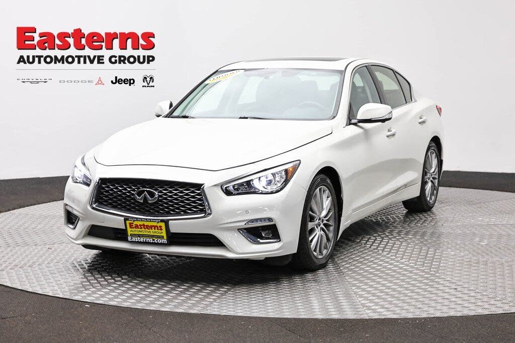 2023 Infiniti Q50 LUXE