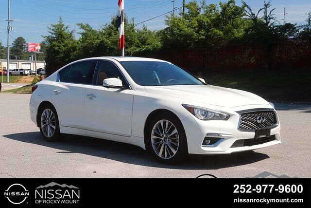 2023 Infiniti Q50 LUXE
